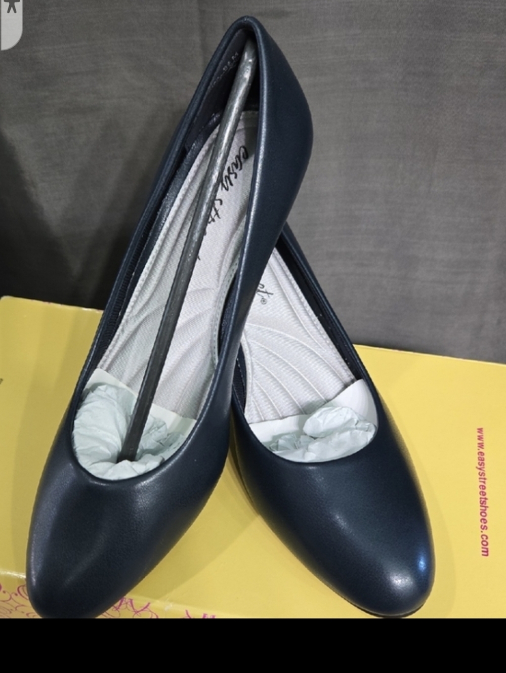 Navy Round-Toe Heels - Picture 2 of 11